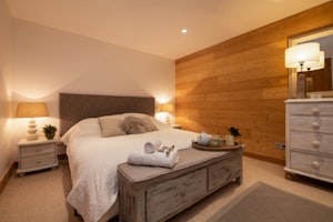Chalet Chic image 5
