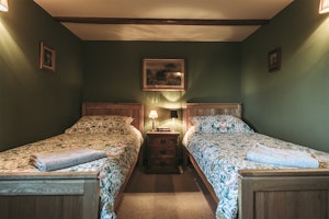 Old English Farmhouse image 14