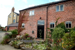 Old English Farmhouse image 11