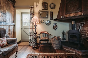 Old English Farmhouse image 10
