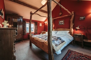 Old English Farmhouse image 7