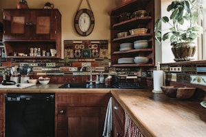 Old English Farmhouse image 3