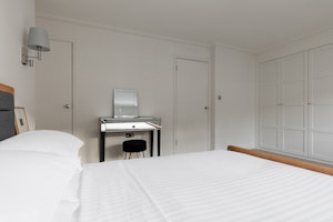 South Kensington Chic image 14