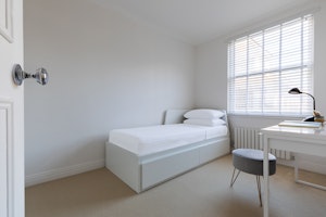 South Kensington Chic image 7
