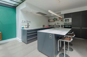 Avenue & Elegance image 6