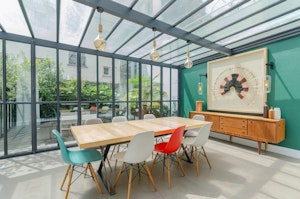 Avenue & Elegance image 1