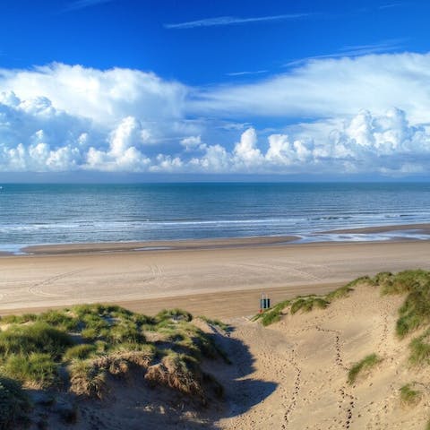 Stroll to the famous dunes and endless sandy beach of Camber Sands