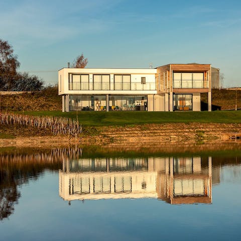 Enjoy a refreshing lakeside escape in the heart of the Dorset countryside 