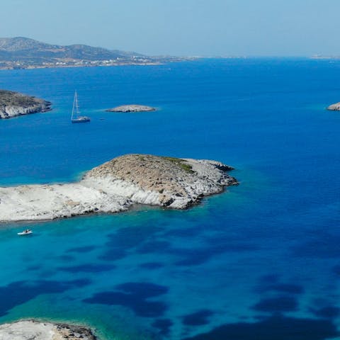 Experience the beauty of the Cyclades from the shores of Koufonisia