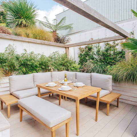 Find the perfect spot for sunset drinks and barbecues in the garden