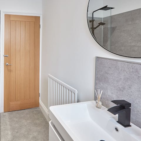 Get ready for an evening out in Saltburn in the stylish bathroom