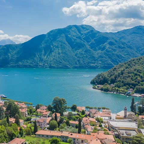 Stroll through Tremezzina towards the lake