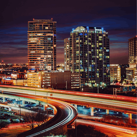 Go out and explore your Downtown Historic District neighbourhood – the Dallas World Aquarium is a twenty-minute walk away