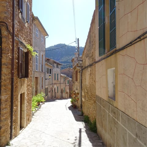 Stay in the historic heart of Pollensa – one of Mallorca's pretty old towns