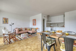 Parisian Appeal image 1