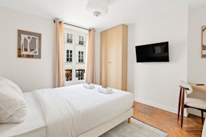 Pigalle Pearl image 7