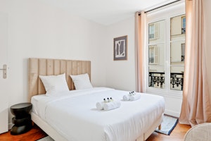 Pigalle Pearl image 6