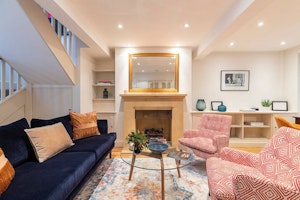 English Manner image 1