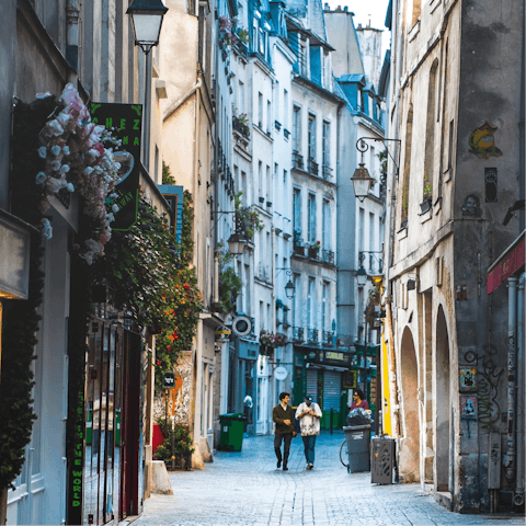 Explore Le Marais with its chic boutiques and eateries – its within walking distance