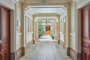 Charmed Boulevard image 7