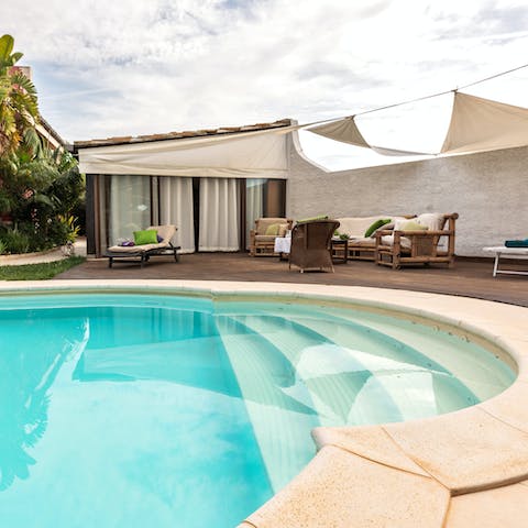 Make the most of the Sicilian sun in the private swimming pool