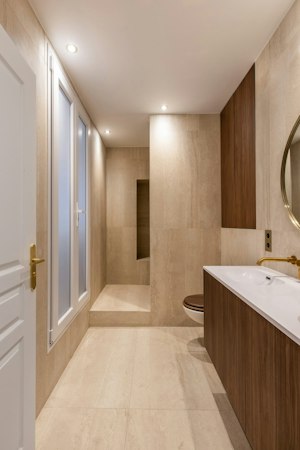 Travertine on Voltaire image 6