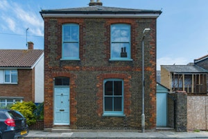 Deal Darling image 6