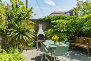 Deal Darling image 1