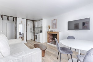 Rive Gauche Reverie image 8