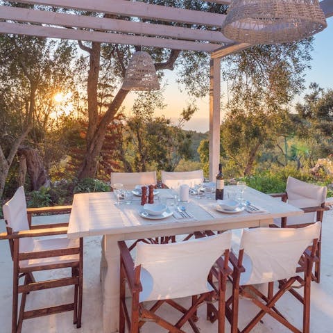 Tuck into alfresco meals in the outdoor dining room