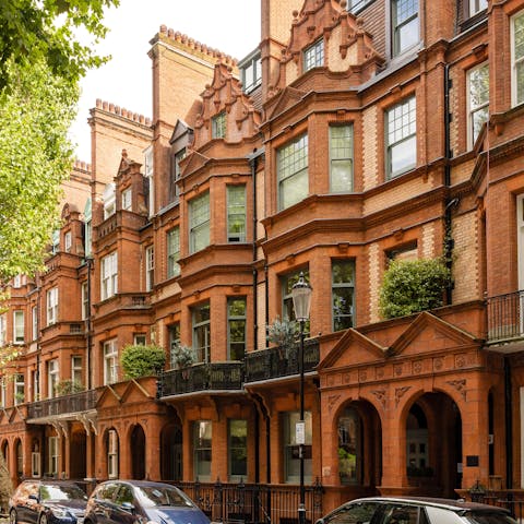 Stay in an elegant Victorian townhouse, one minute away from Sloane Square