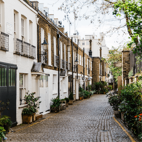 Wander through the pretty streets of Chelsea
