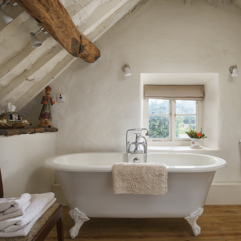 Take your time to relax into the roll top bath after exploring the Cotswolds