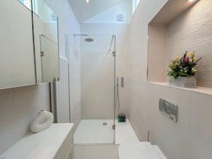 The Mews House image 12