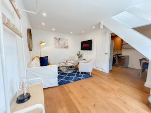 The Mews House image 10