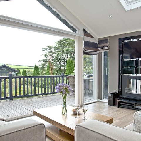 Invite the outdoors in, thanks to vast sliding doors