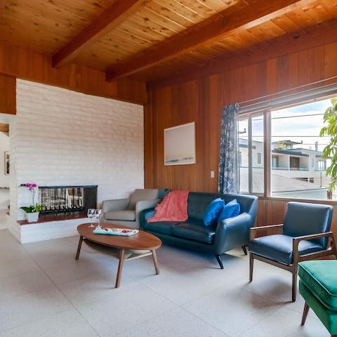 Sample the delights of midcentury modern style with leafy views