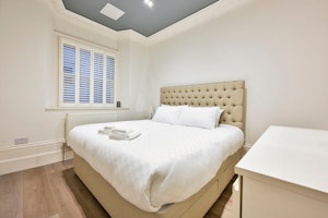 Earl's Ambience image 7