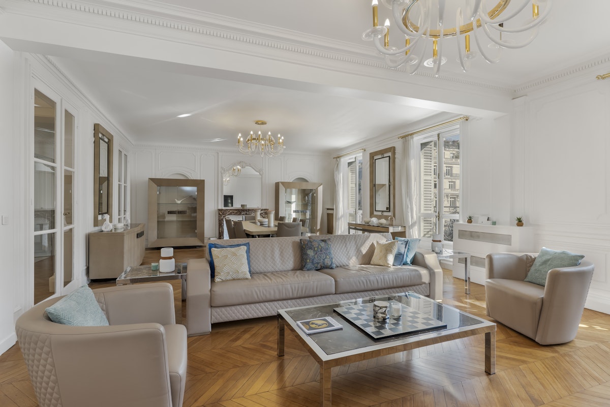 The Parisian Belle, Ile-de-France
