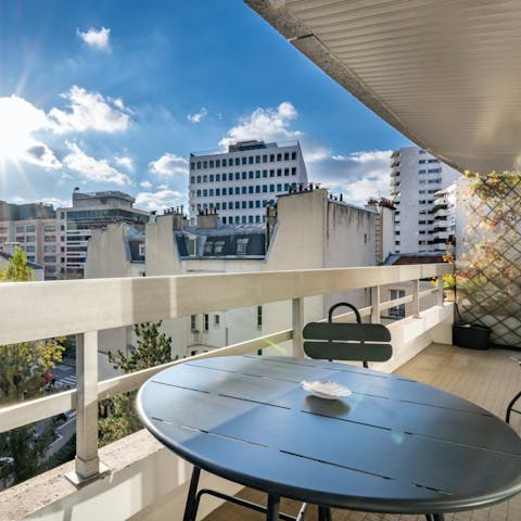 Take your morning coffee onto the balcony and wake up with the sun