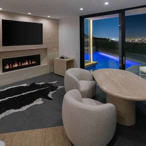 Gather everyone for glamorous evenings of movies in the stylish lounge area