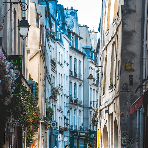Stay in the heart of Le Marais 