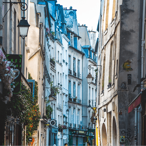 Stay in the heart of Le Marais