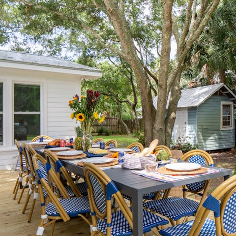 Enjoy afternoon tea parties in the garden amidst the fresh sea breeze