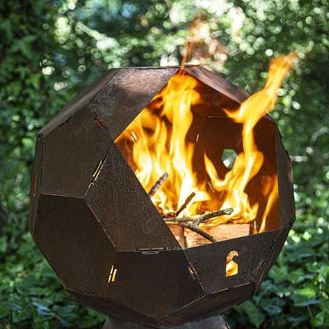 Spend summer evenings gathered around the fire pit, enjoying the peaceful setting