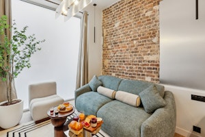 Brick & Bubbles image 9