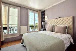 Romantic Refuge image 9