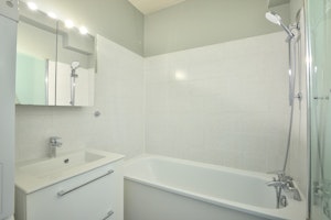 Romantic Refuge image 8