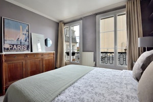 Romantic Refuge image 2