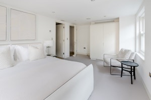 Urban Elegant Abode image 15